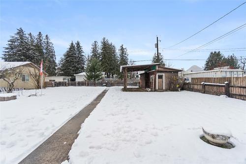 1115 Victoria Road, Revelstoke, BC - Outdoor