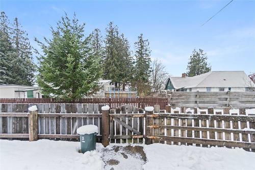 1115 Victoria Road, Revelstoke, BC - Outdoor