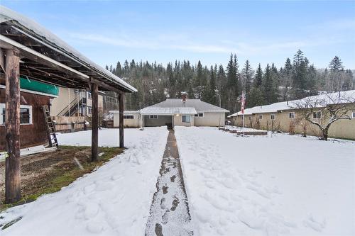 1115 Victoria Road, Revelstoke, BC - Outdoor