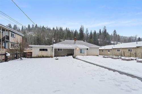 1115 Victoria Road, Revelstoke, BC - Outdoor