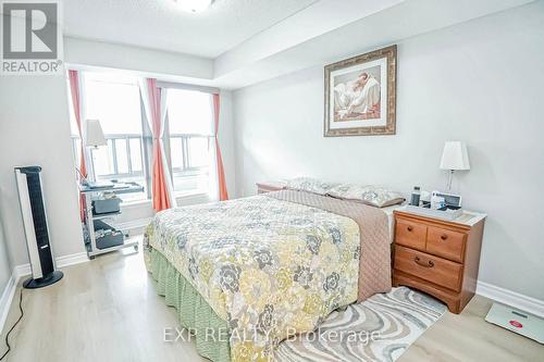 310 - 33 Elm Drive W, Mississauga, ON - Indoor Photo Showing Bedroom