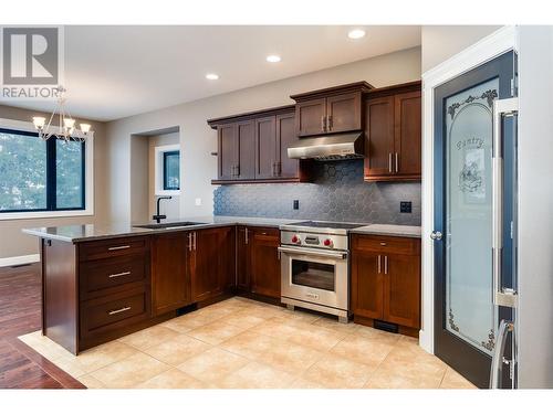 2039 Cornerstone Drive, West Kelowna, BC - Indoor Photo Showing Kitchen