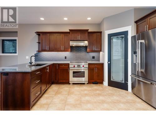 2039 Cornerstone Drive, West Kelowna, BC - Indoor Photo Showing Kitchen