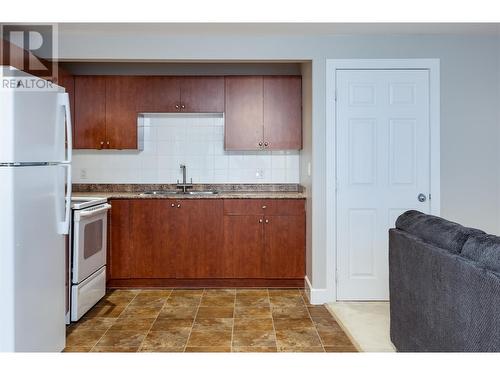 2039 Cornerstone Drive, West Kelowna, BC - Indoor Photo Showing Kitchen