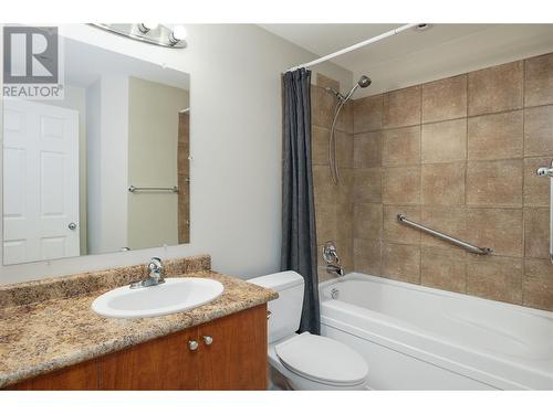 2039 Cornerstone Drive, West Kelowna, BC - Indoor Photo Showing Bathroom