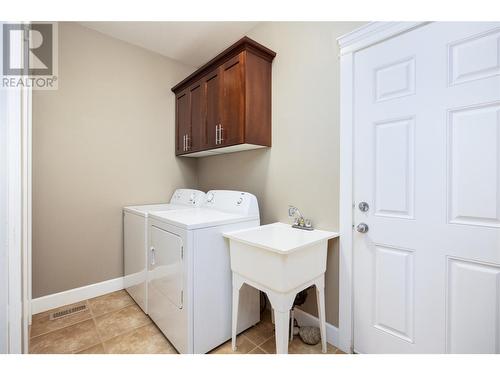 2039 Cornerstone Drive, West Kelowna, BC - Indoor Photo Showing Laundry Room