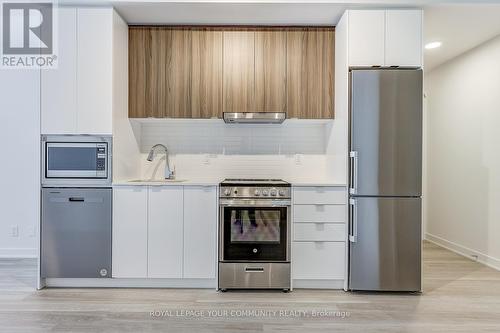 3006 - 30 Upper Mall Way, Vaughan, ON - Indoor Photo Showing Kitchen With Stainless Steel Kitchen