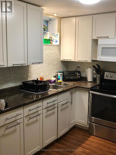 872 Strouds Lane S, Pickering, ON - Indoor Photo Showing Kitchen