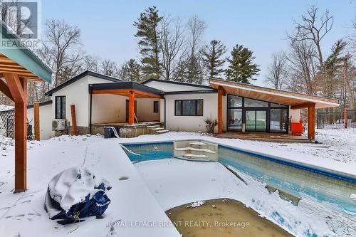 534 Blue Lake Road, Brant, ON - Outdoor With In Ground Pool