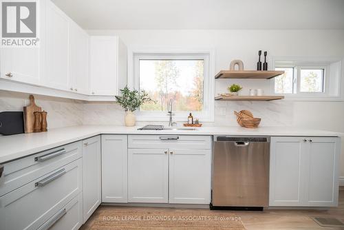 34 Shady Lane, Petawawa, ON - Indoor Photo Showing Kitchen