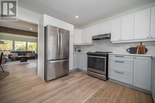 34 Shady Lane, Petawawa, ON - Indoor Photo Showing Kitchen With Stainless Steel Kitchen