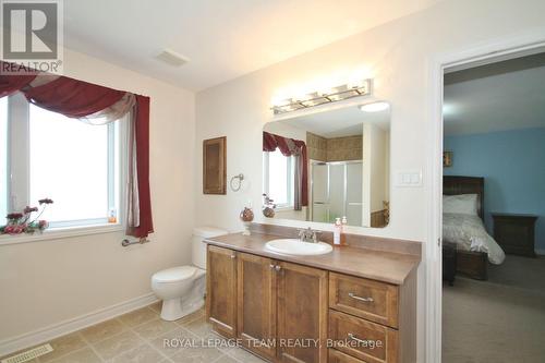 120 Bandelier Way, Ottawa, ON - Indoor Photo Showing Bathroom