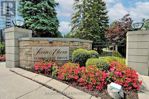 1003 - 7 Townsgate Drive, Vaughan, ON - Outdoor