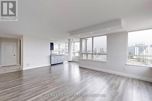 1003 - 7 Townsgate Drive, Vaughan, ON - Indoor