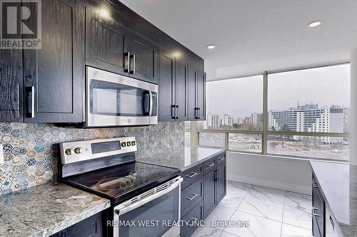 1003 - 7 Townsgate Drive, Vaughan, ON - Indoor Photo Showing Kitchen