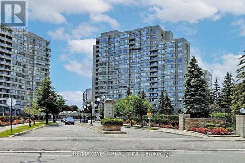 1003 - 7 Townsgate Drive, Vaughan, ON - Outdoor With Facade