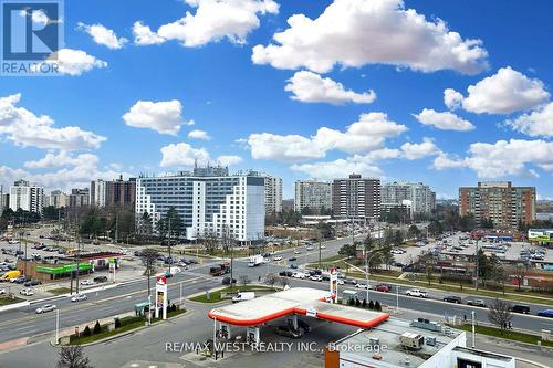 1003 - 7 Townsgate Drive, Vaughan, ON - Outdoor With View