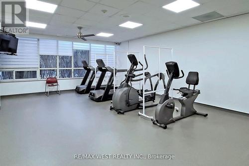 1003 - 7 Townsgate Drive, Vaughan, ON - Indoor Photo Showing Gym Room