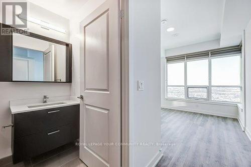 3003 - 30 Upper Mall Way, Vaughan, ON - Indoor Photo Showing Bathroom