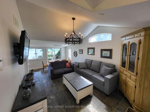 2177 N Orr Lake Rd, Springwater, ON - Indoor Photo Showing Living Room