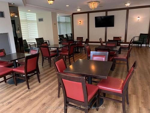 904-26 Hanover Rd, Brampton, ON - Indoor Photo Showing Dining Room