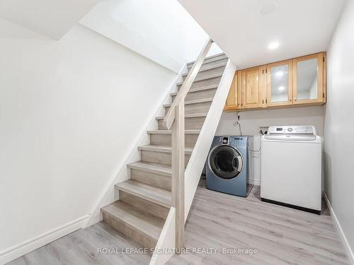 830 South Service Rd, Mississauga, ON - Indoor Photo Showing Laundry Room