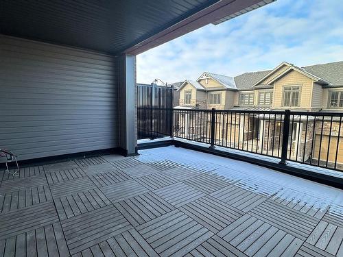 24-420 Newman Dr, Cambridge, ON - Outdoor With Deck Patio Veranda With Exterior