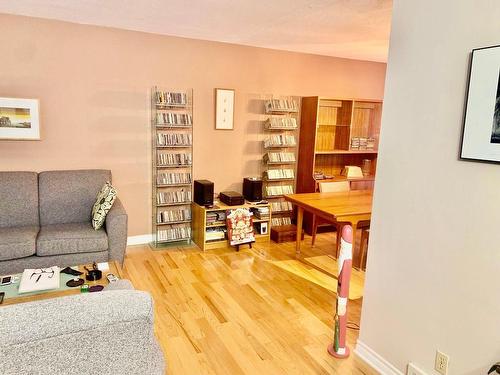 Salon - 165 Rue Chapleau, Dollard-Des-Ormeaux, QC - Indoor Photo Showing Living Room