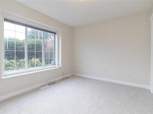 10227 Fifth St, Sidney, BC - Indoor Photo Showing Other Room