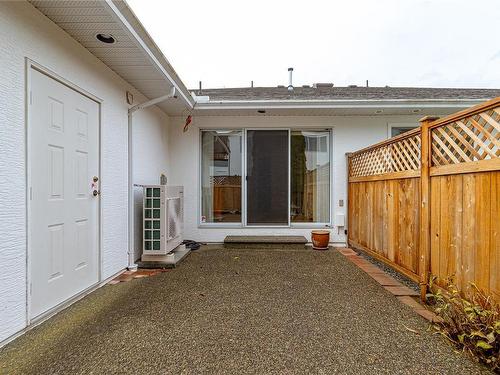 10227 Fifth St, Sidney, BC - Outdoor With Exterior