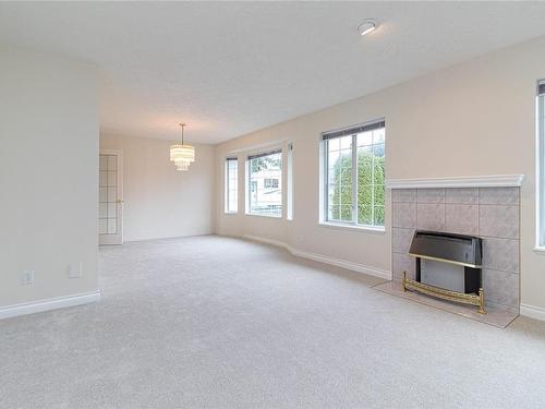 10227 Fifth St, Sidney, BC - Indoor With Fireplace