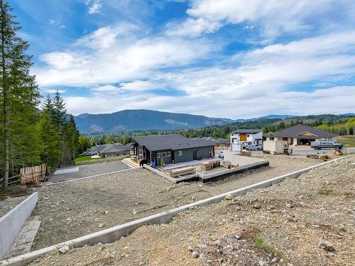 549 Mountain View Dr, Lake Cowichan, BC 