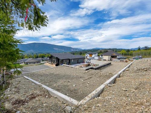 549 Mountain View Dr, Lake Cowichan, BC 