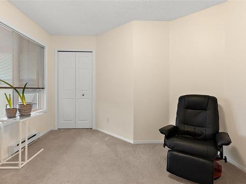 204-2475 Bevan Ave, Sidney, BC - Indoor