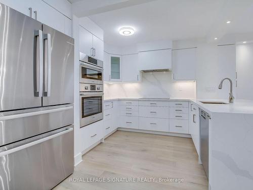 516-95 Prince Arthur Ave, Toronto, ON - Indoor Photo Showing Kitchen With Upgraded Kitchen