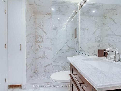 516-95 Prince Arthur Ave, Toronto, ON - Indoor Photo Showing Bathroom