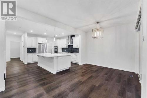 114 Lucas Terrace Nw, Calgary, AB - Indoor Photo Showing Kitchen