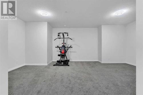 114 Lucas Terrace Nw, Calgary, AB - Indoor Photo Showing Other Room