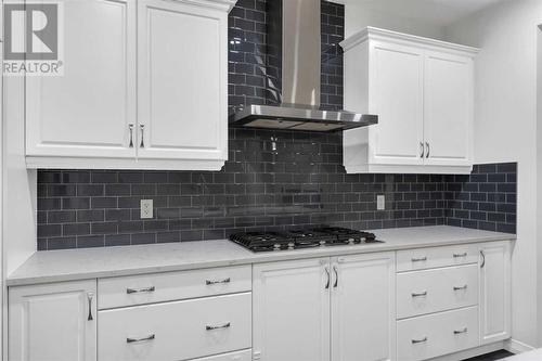 114 Lucas Terrace Nw, Calgary, AB - Indoor Photo Showing Kitchen