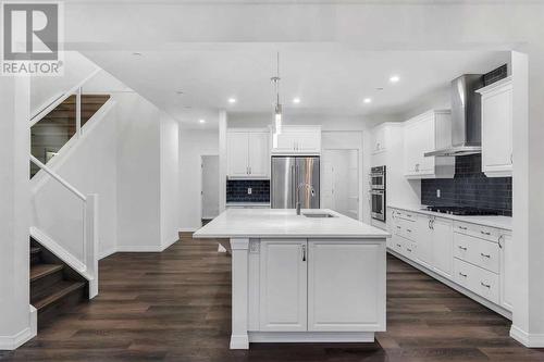 114 Lucas Terrace Nw, Calgary, AB - Indoor Photo Showing Kitchen With Upgraded Kitchen