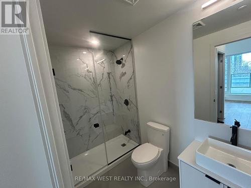 403 - 10 Graphophone Grove, Toronto, ON - Indoor Photo Showing Bathroom