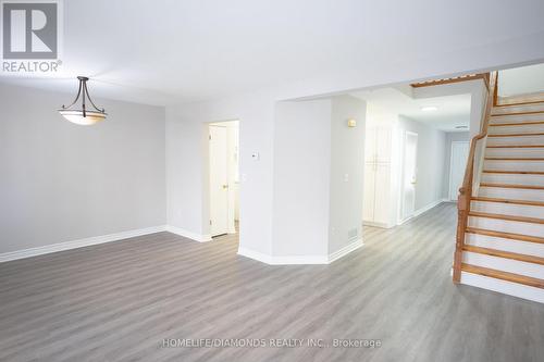 16 Nelson Trail, Welland, ON - Indoor Photo Showing Other Room