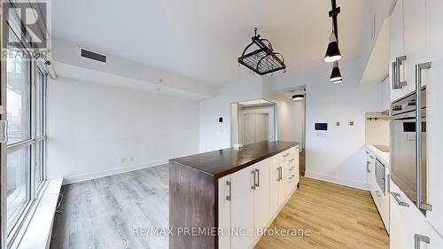 1104 - 39 Sherbourne Street, Toronto, ON - Indoor Photo Showing Kitchen