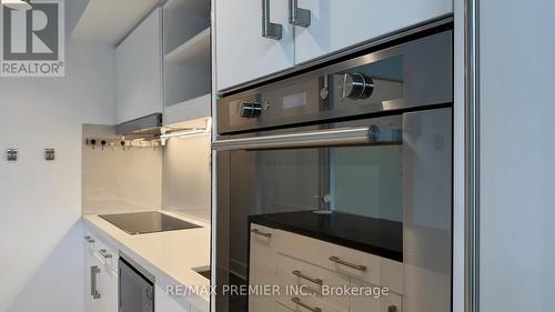 1104 - 39 Sherbourne Street, Toronto, ON - Indoor Photo Showing Kitchen