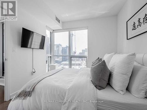 2202 - 1 The Esplanade Street, Toronto, ON - Indoor Photo Showing Bedroom