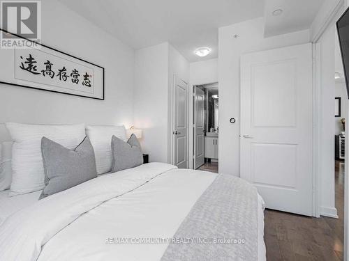 2202 - 1 The Esplanade Street, Toronto, ON - Indoor Photo Showing Bedroom