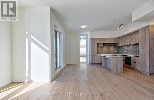 1221 - 8 David Eyer Road, Richmond Hill, ON - Indoor Photo Showing Kitchen