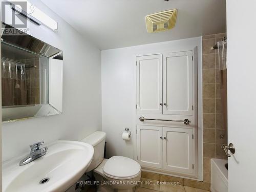 605 - 210 Victoria Street, Toronto, ON - Indoor Photo Showing Bathroom