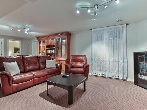 Family room - 266 Rue Ste-Thérèse, Saint-Jean-Sur-Richelieu, QC - Indoor Photo Showing Living Room