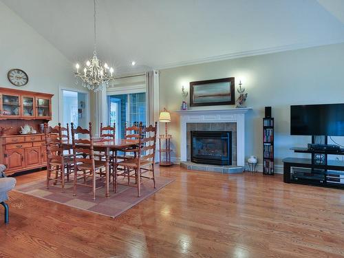 Dining room - 266 Rue Ste-Thérèse, Saint-Jean-Sur-Richelieu, QC - Indoor With Fireplace